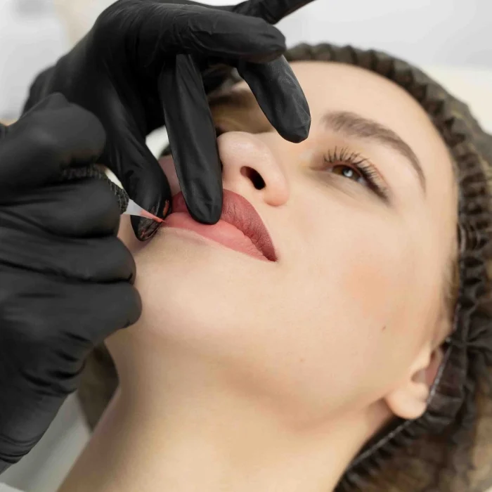 Permanent Make-up Behandlung bei FH Ästhetik Bonn